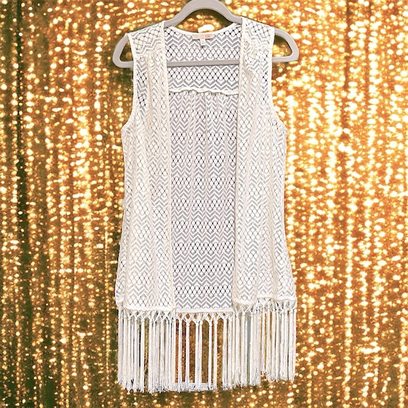 GB Tops - Sleeveless fringed open vest